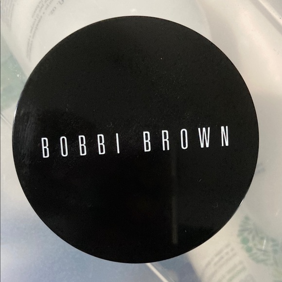 Bobbi Brown Retouching Powder - Picture 2 of 3